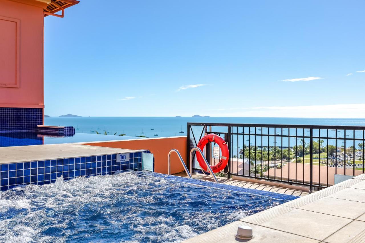 Martinique Whitsunday Resort Airlie Beach Exterior photo