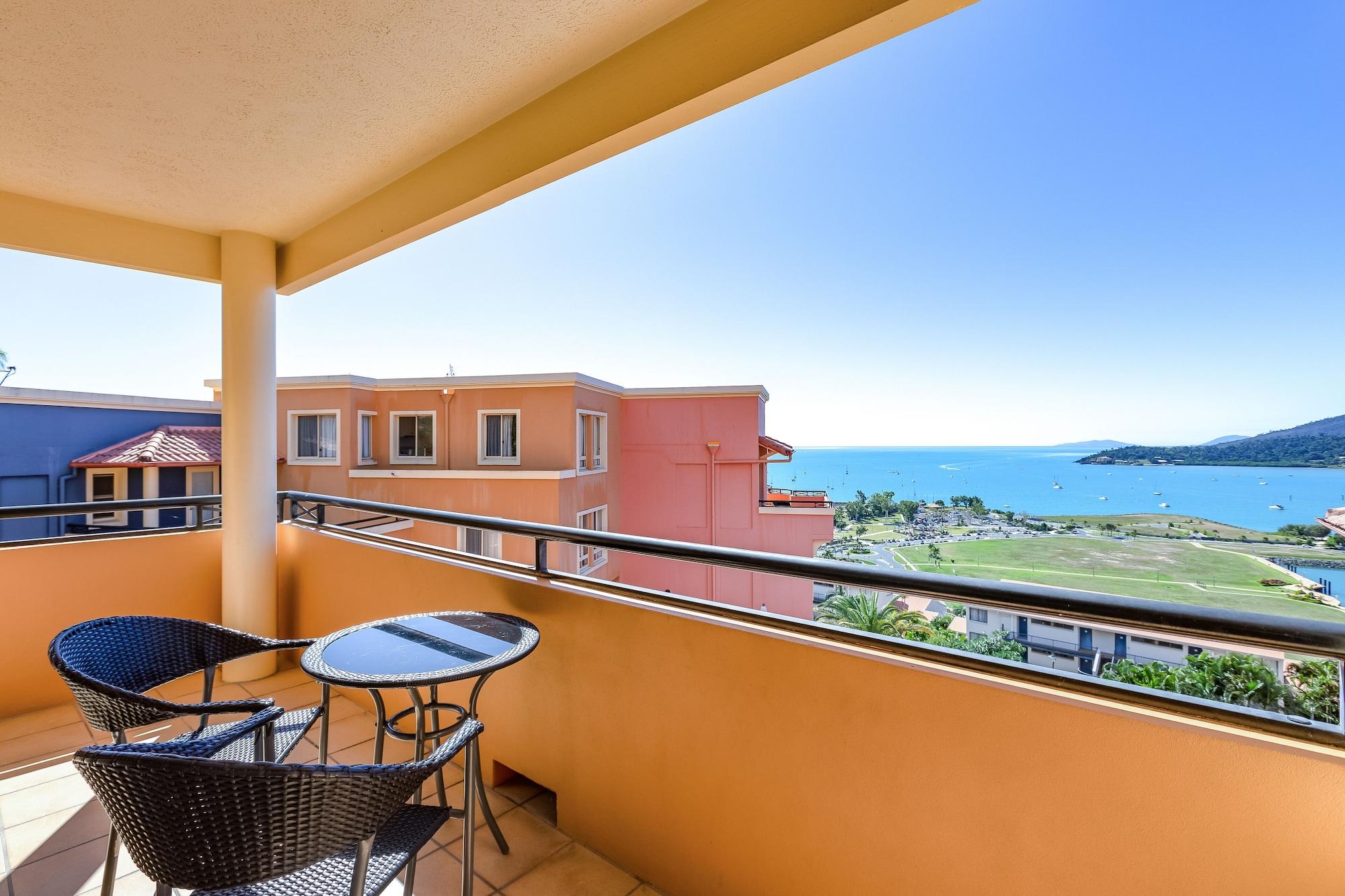 Martinique Whitsunday Resort Airlie Beach Exterior photo