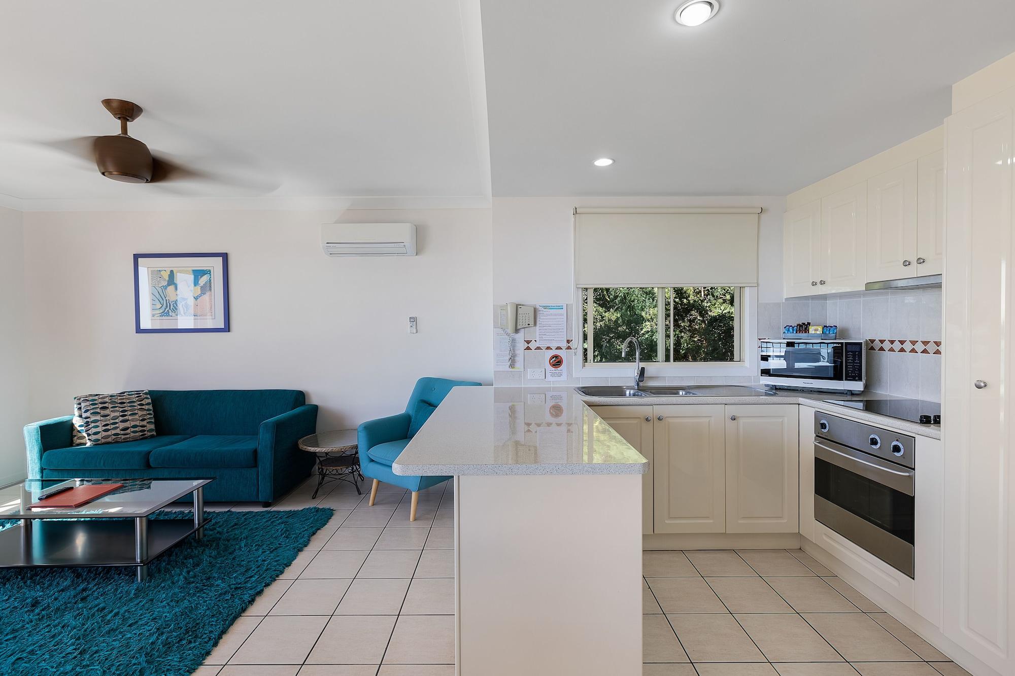 Martinique Whitsunday Resort Airlie Beach Exterior photo