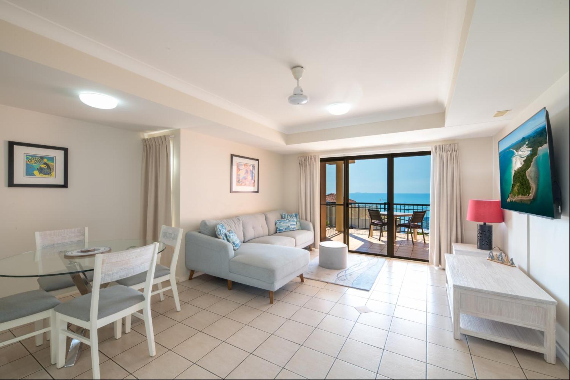 Martinique Whitsunday Resort Airlie Beach Exterior photo