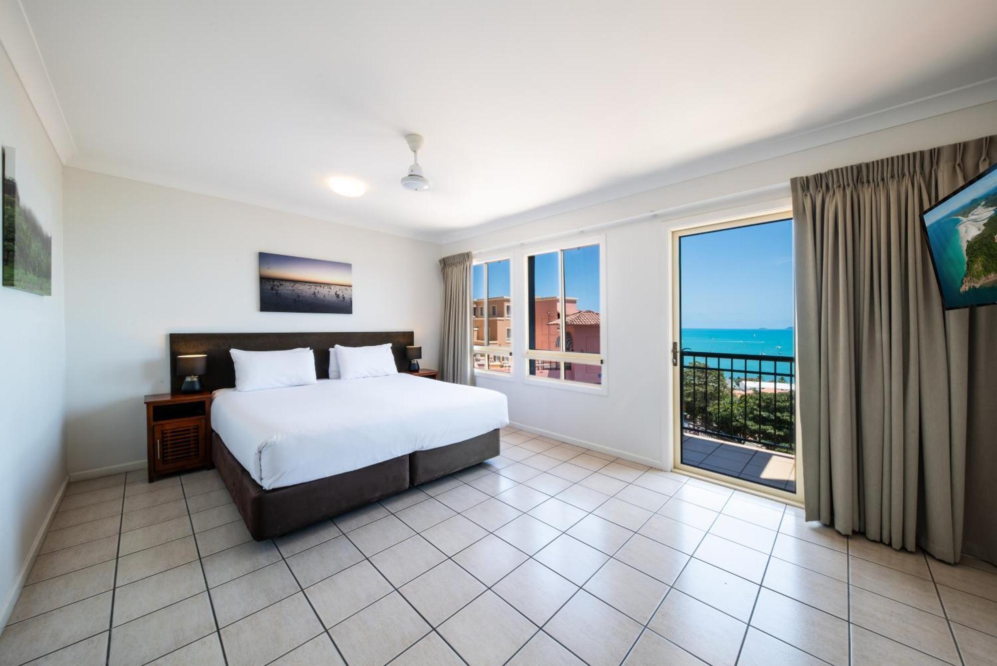 Martinique Whitsunday Resort Airlie Beach Exterior photo